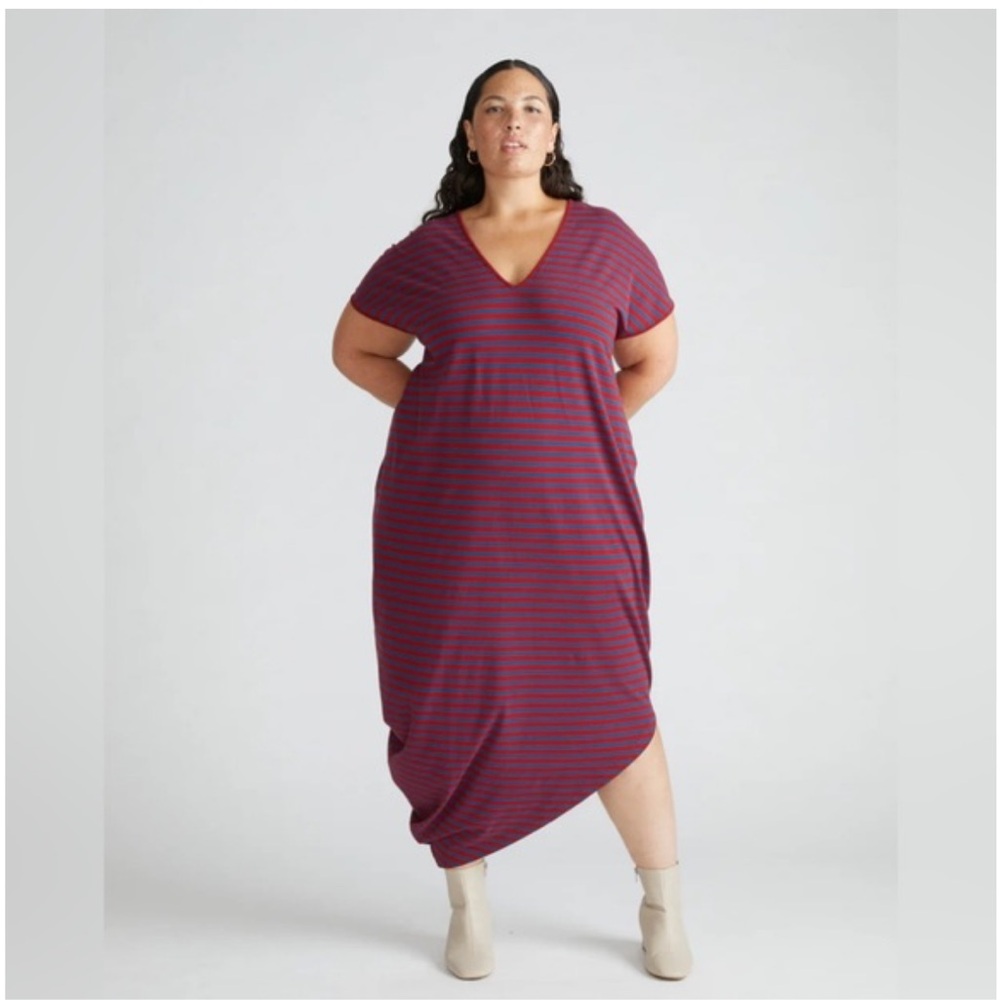 🍂 Universal Standard Red and Blue Striped Maxi Dress